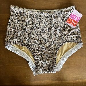 NWT Kortni Jeane All Ruffled Up Bottoms - Antique Daisy